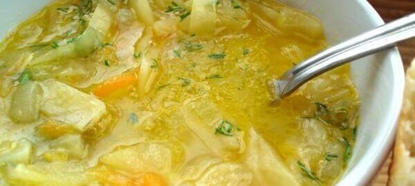 Луковый суп с капустой и морковью
