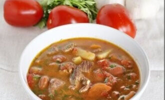 Суп-рагу из баранины с красной фасолью