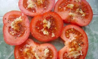 Жареные помидоры с сыром и чесноком 2