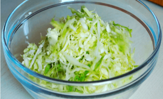 Салат с капустой и плавленными сырками