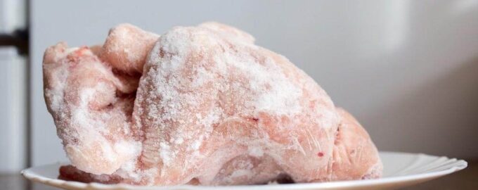 Как разморозить мясо в микроволновке