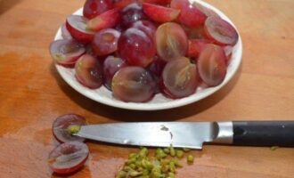Салат из винограда и куриной грудки